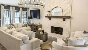 Tranquil Haven Cozy Modern House in Duluth - Suwanee