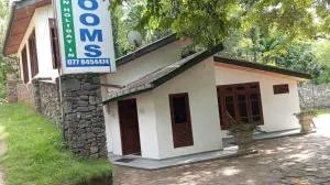 Green Holiday Inn - Doluwa