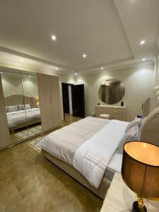 شقة عصرية في موقع مميز دخول ذاتي