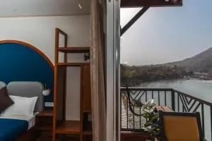 Joey's By The Ganges - Lansdowne