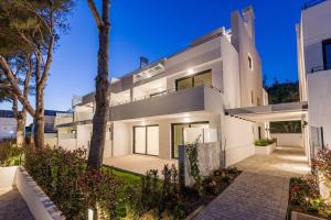 Bajo con Jardín en la Milla de Oro