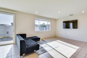 WFH-Friendly Getaway with Yard in Manteca!