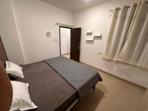 Private Cozy Room in Central Flat