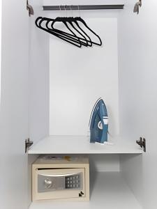 81 Living by Simple Stay