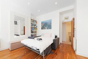 Huge 1 Bed Sleeps 4 De Lux Soho Fitzrovia Suite