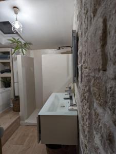 Maisons de vacances Maison de campagne avec piscine : photos des chambres