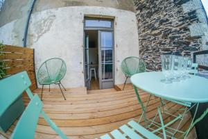 Joli studio avec terrasse - proche château - 2 personnes