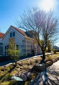 Prachtige vakantievilla aan IJsselmeer Makkum - Makkum