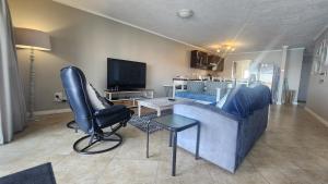 Marina Point22 Water Edge Apartment