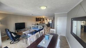 Marina Point22 Water Edge Apartment