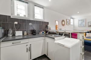 Nice Renting - 5b PENCHIENATTI - Charming Cozy Studio Balcony AC Massena