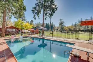Community Pool and On-Site Farm Placerville Cottage - Georgetown