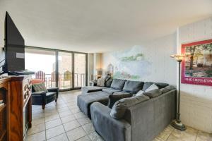 7th-Floor Oceanfront Unit with Pools in Port Aransas