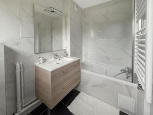 Maisons de vacances Maison spacieuse avec jardin et parking prive : photos des chambres