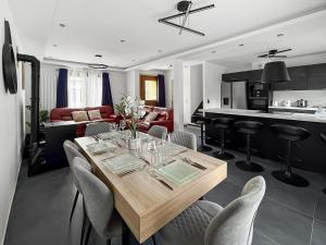 Maison spacieuse avec jardin et parking privé