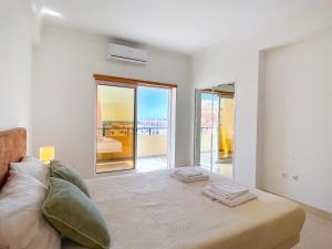Fantastic Apartment with Sea View & Pool