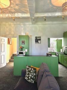 Beautiful Grade 2 Home in centre of Newcastle-St James Park FREE CITY PARKING