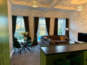 Beautiful Grade 2 Home in centre of Newcastle-St James Park FREE CITY PARKING