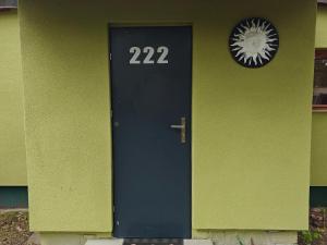 Leśna Ostoja w centrum Puszczy Nadnoteckiej otoczona 3 jeziorami