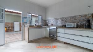 Casa com Piscina a 250m da Praia em Peruibe