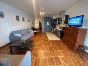 Wave and Sun Apartment