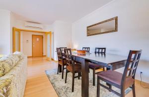 Marina Village - Roof top Pool By Enjoy Your Stay