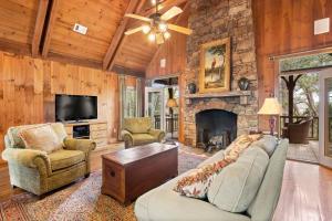 9 Club Cottage Lane by Akers Ellis Rentals