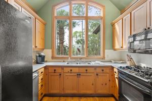 9 Club Cottage Lane by Akers Ellis Rentals