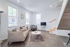 Lincolnville Haven l Walk to DNTN l Dog Friendly