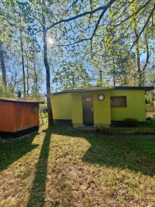 Leśna Ostoja w centrum Puszczy Nadnoteckiej otoczona 3 jeziorami