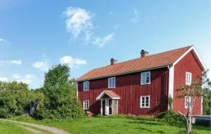 5 Bedroom Beautiful Home In Lönashult - Väckelsång