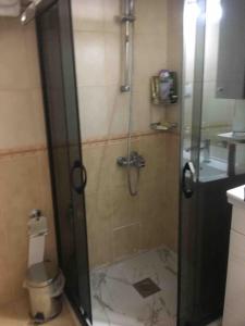 Red, sea view central flat