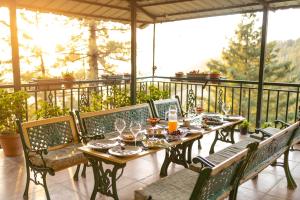 Romarica-Cottage with Lawn & Patio, Mashobra, Shimla