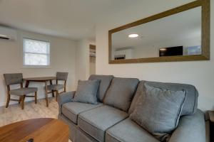 3 Mi to Onset Beach and Village! Pet-Friendly Apt