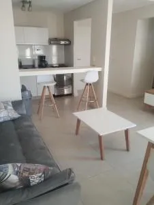 Depto con parrilla y piscina - Trelew