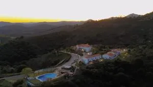 坎普勒约洛斯贝内洛斯酒店 - Zalamea la Real