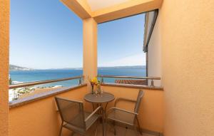 Amazing Apartment In Duce 