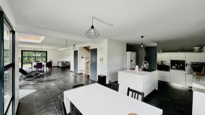 Villas Le confort contemporain dans un ecrin de verdure : photos des chambres