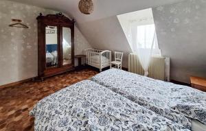 Maisons de vacances 3 Bedroom Nice Home In Kerbors : photos des chambres