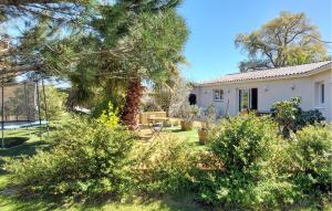 Maisons de vacances Lovely Home In Vensac : photos des chambres