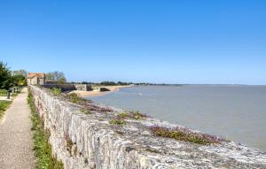 Appartements Lovely Apartment In Le Chateau-D-oleron : photos des chambres