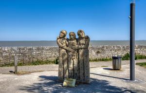 Appartements Lovely Apartment In Le Chateau-D-oleron : photos des chambres