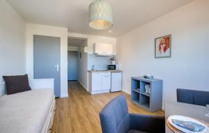 Appartements Lovely Apartment In Le Chateau-D-oleron : photos des chambres