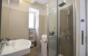 One-Bedroom Holiday Home