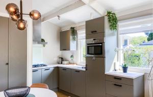 Awesome Home In Andijk With Wifi