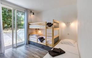 Maisons de vacances Awesome Home In Saint-Trojan-Les-Bains : photos des chambres