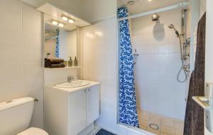 Maisons de vacances Awesome Home In Saint-Trojan-Les-Bains : photos des chambres