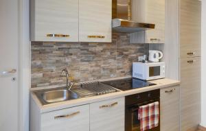 Beautiful Apartment In La Spezia