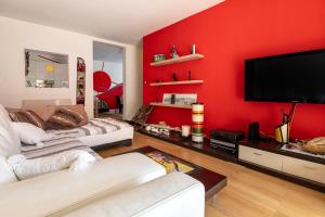 Comfort family apartment with balcony and sea view