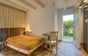 Maisons de vacances 3 Bedroom Stunning Home In Le Chateau-D-oleron : photos des chambres